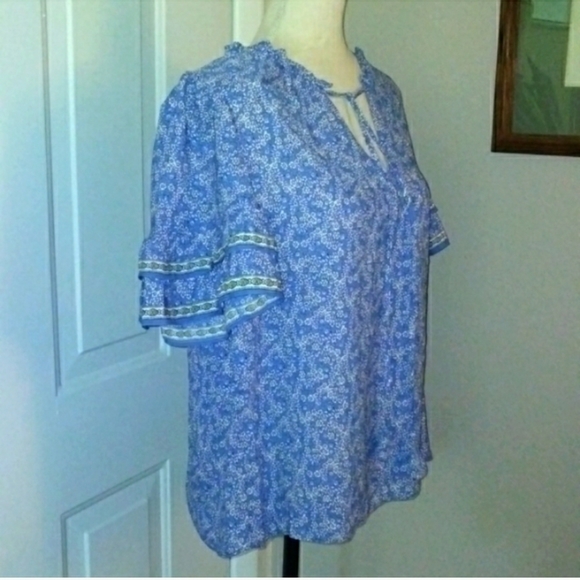 NWT Max Studio Floral Top Large - Picture 2 of 8